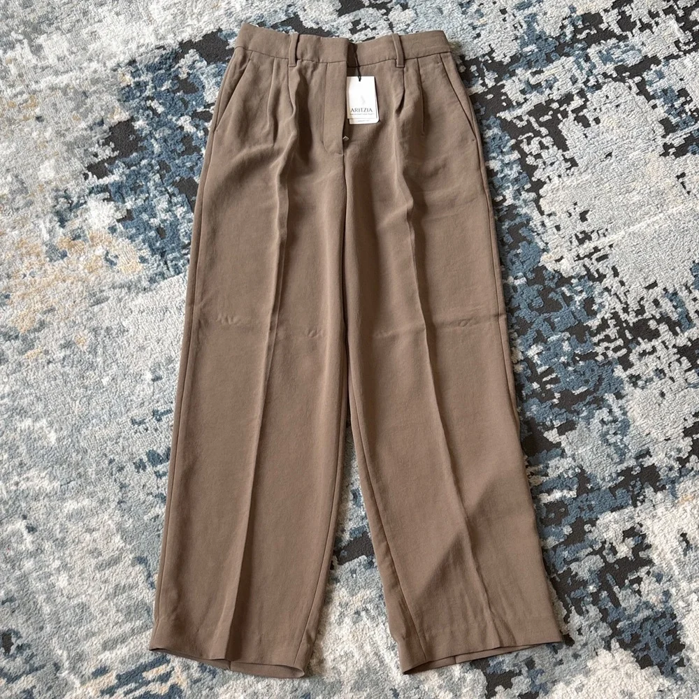 Aritzia Effortless Pant - Picture 1 of 3